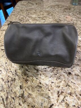 Men's Leather Toiletry Bag in Dark Gray - Timeless Travel Dopp Kit